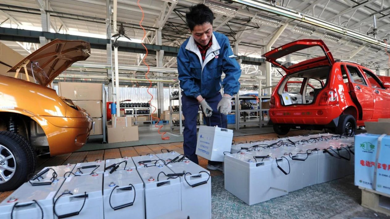 Baterai Murah Pengganti Lithium, Gaji Bos Otomotif Bikin Melongo, Daihatsu Anti Mainstream