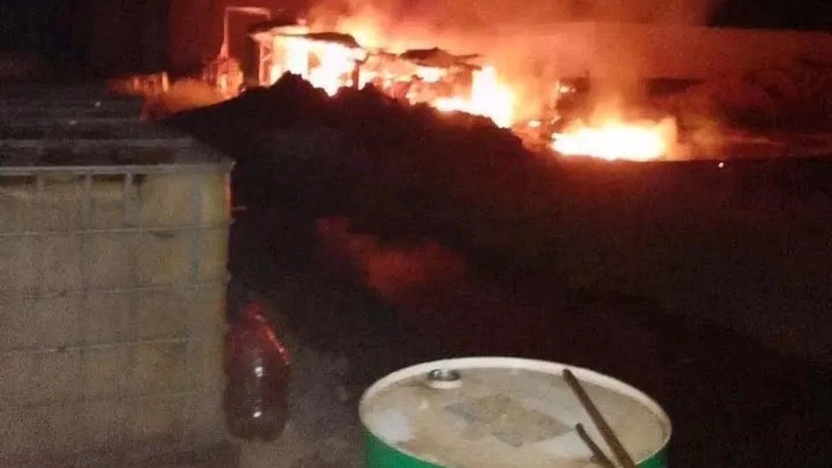 Kebakaran Hebat Guncang Diduga Kawasan Industri Losarang, Genset Terbakar