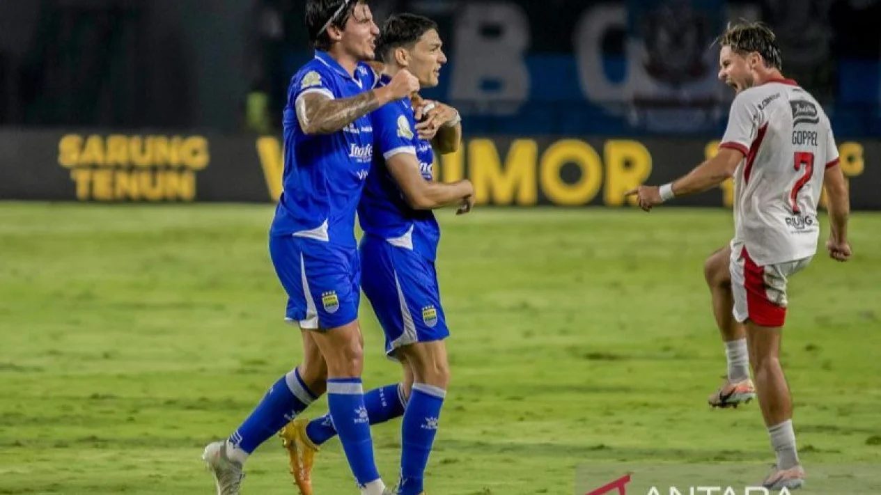 Persib Bandung Wajib Menang di Lima Laga Pamungkas