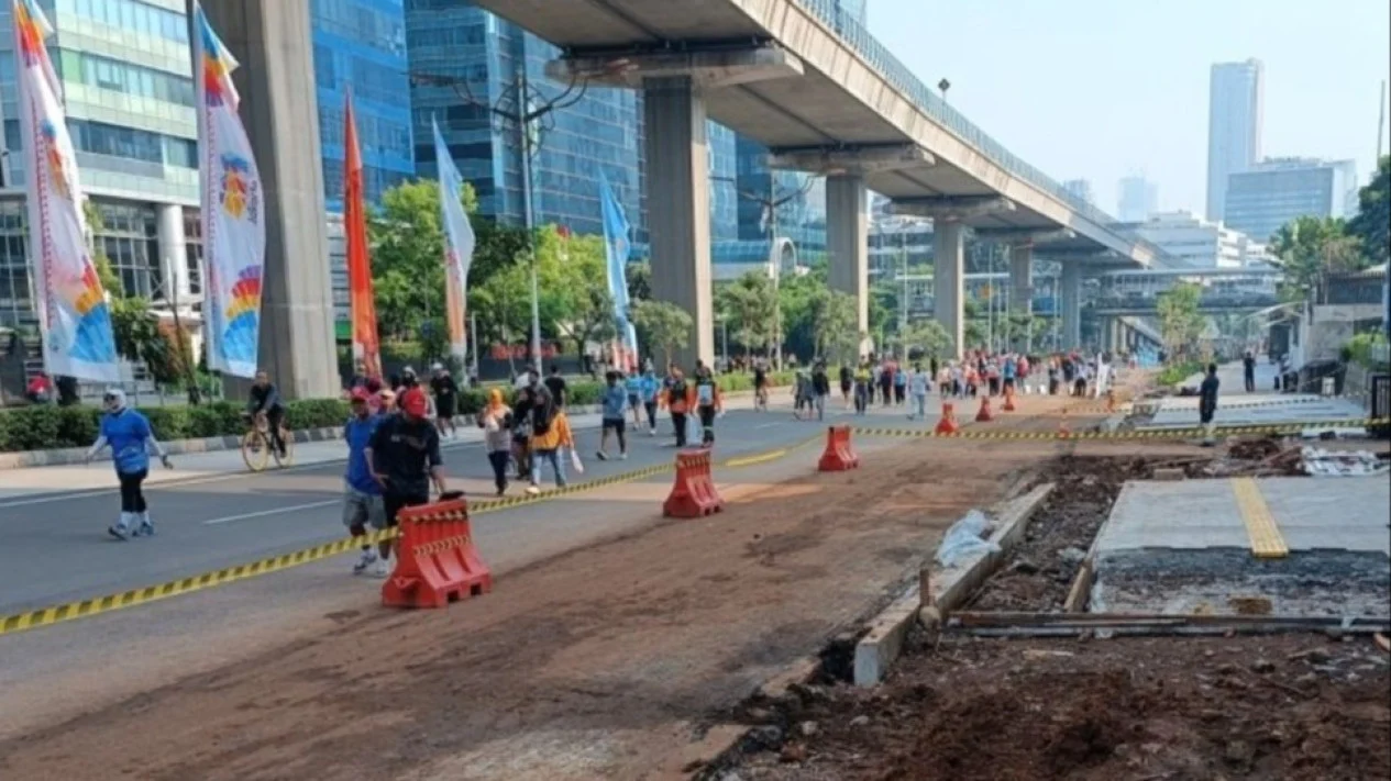 Antusiasme Warga Ikuti Car Free Day Pertama di Jalan Rasuna Said