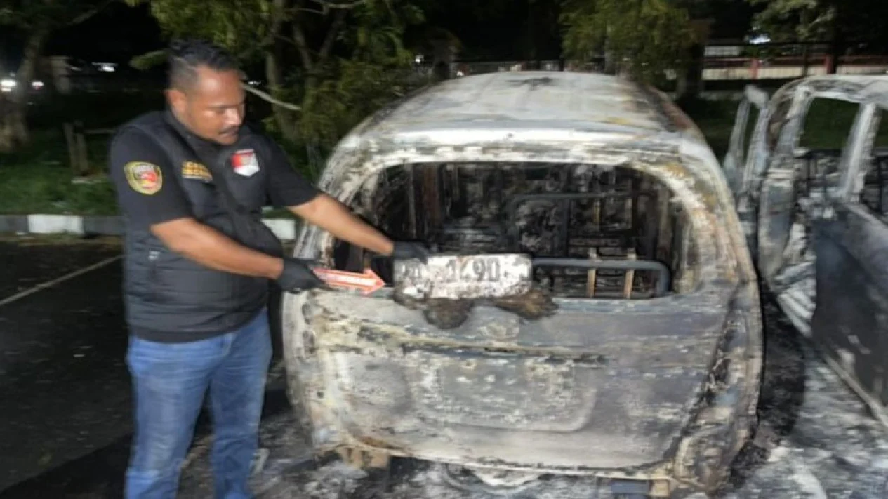 Kerusuhan Suporter Persipura: 64 Kendaraan Terbakar, Polisi Selidiki Penyebab Kekacauan