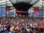 Laut Luas Buruh Berkumpul Rayakan Hari Buruh di Monas