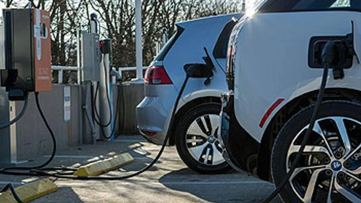 Mobil Listrik China Goyah Akibat Insentif Dipangkas