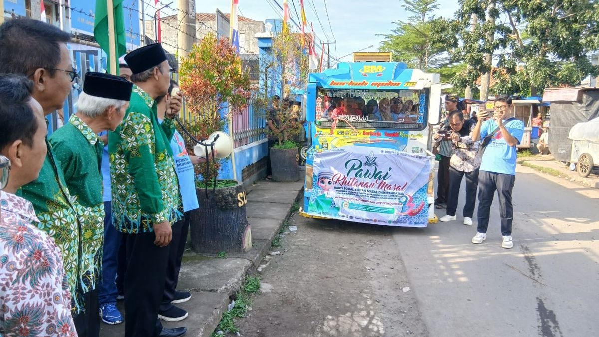 Pawai Khitan Massal Semarak di Milad ke-94 Pemuda Muhammadiyah Haurgeulis
