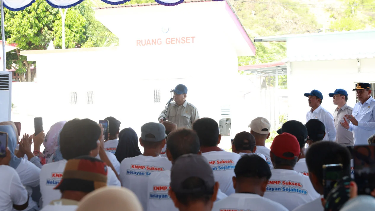 Prabowo Bagikan 1.582 Kapal kepada Nelayan