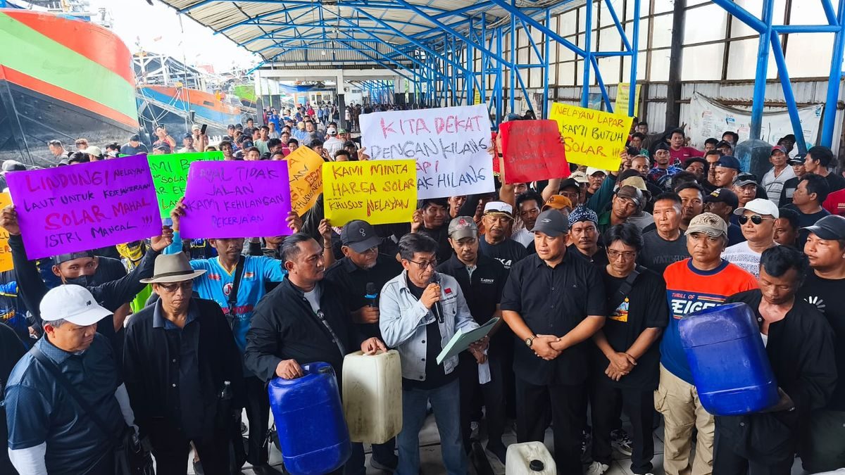 Ratusan Nelayan Indramayu Protes Kenaikan Harga Solar Industri, Aktivitas Melaut Terganggu