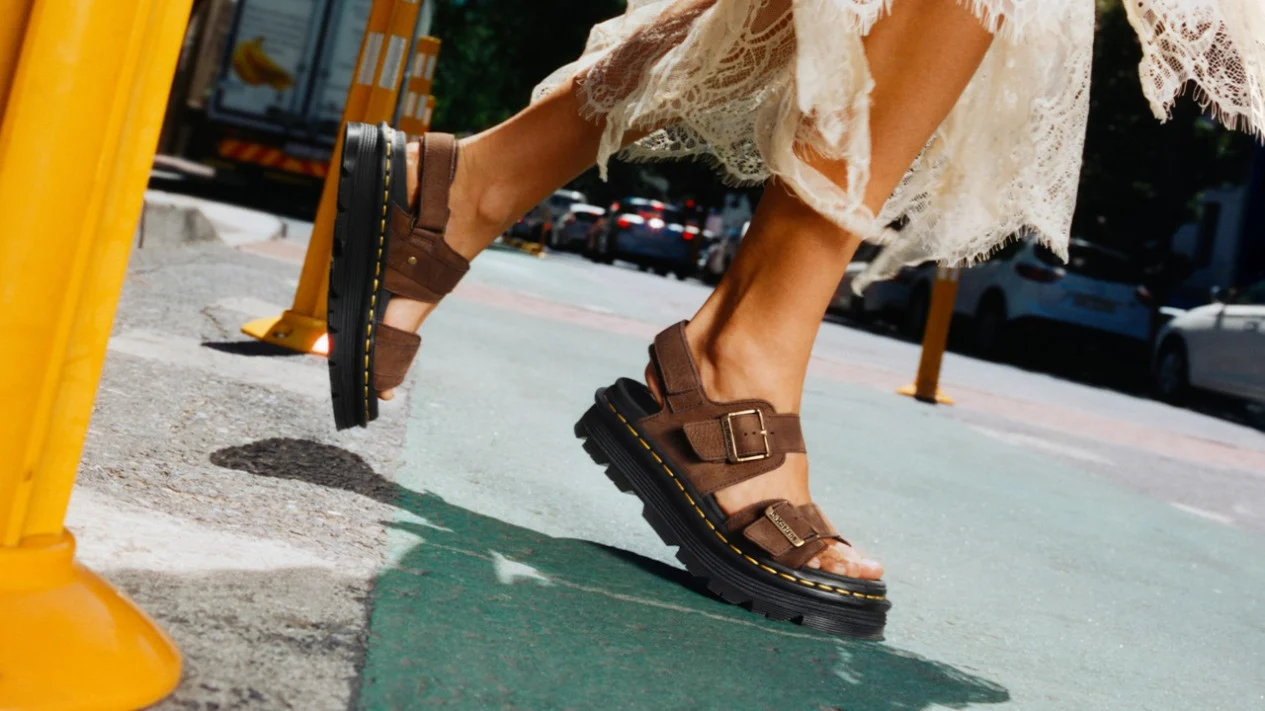 Sandal Nyaman Bagai Berjalan di Atas Awan