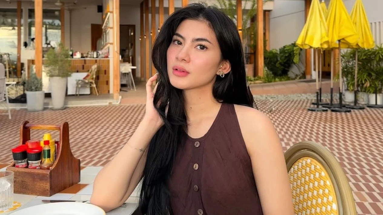 Selebgram Inka Andestha Curi Perhatian di Momen Wisuda Pratama Arhan