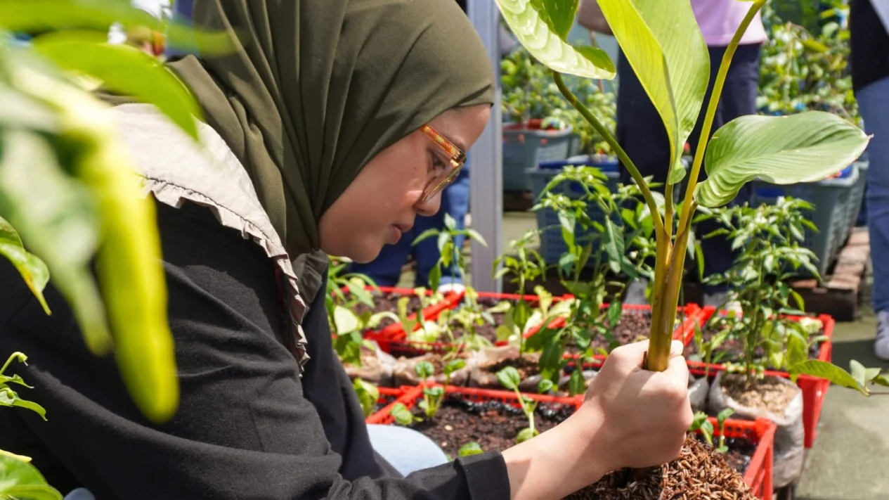 The Body Shop Gandeng Petani Milenial untuk Program Keanekaragaman Hayati Perkotaan di Bandung