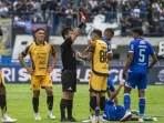 Wasit Uzbekistan Pimpin Pertandingan Persija vs Persib
