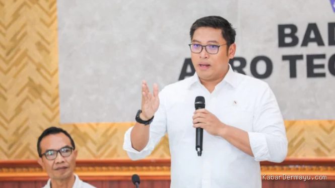 Wamentan Sudaryono Mengaku Dipukul dan Dilempar Air dalam Diskusi UGM yang Ricuh