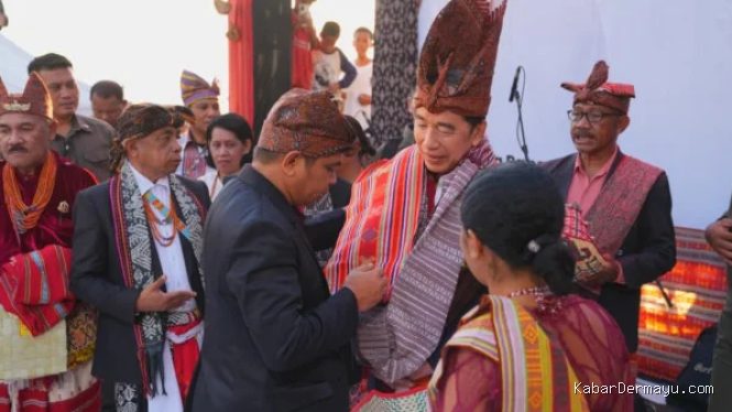 Safari Politik di NTT, Jokowi: Kalau Butuh Bantuan Datang ke Solo