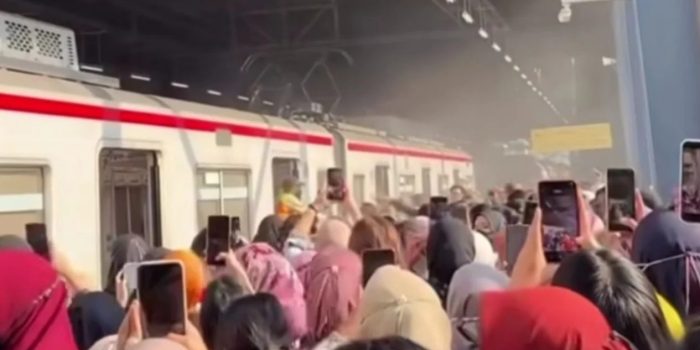 Evakuasi Korban dan Penumpang Jadi Prioritas PT KAI Pasca-Tabrakan Kereta di Bekasi Timur