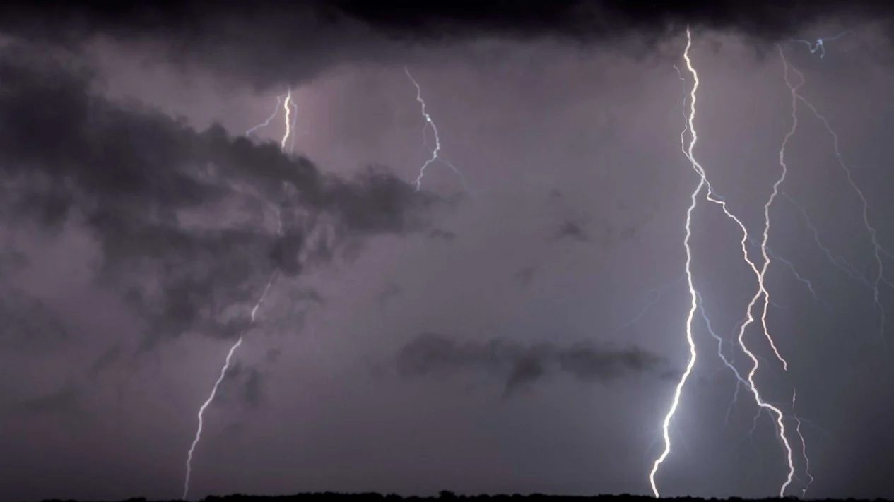 Gelombang Panas Picu Badai Petir, 14 Tewas di Bangladesh