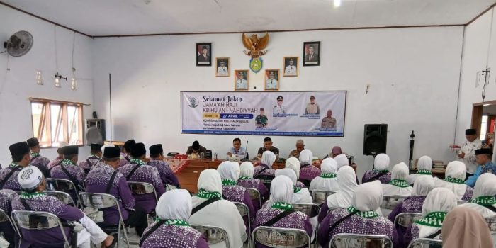 Haru Menyertai Keberangkatan Jamaah Haji, Camat Rory Firmansyah Mendampingi Warga Haurgeulis ke Tanah Suci