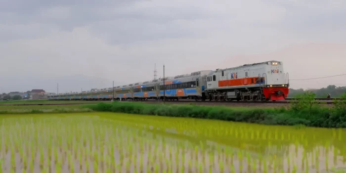 Jadwal Kereta Api Jarak Jauh Pulih Pasca Kecelakaan KRL dan Argo Bromo di Bekasi