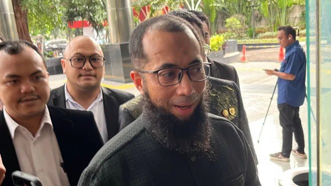 Khalid Basalamah: Korban Korupsi Kuota Haji?