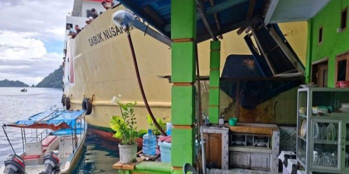 Kronologi dan Penyebab KM Sabuk Nusantara 106 Menabrak Rumah Warga di Banda Neira
