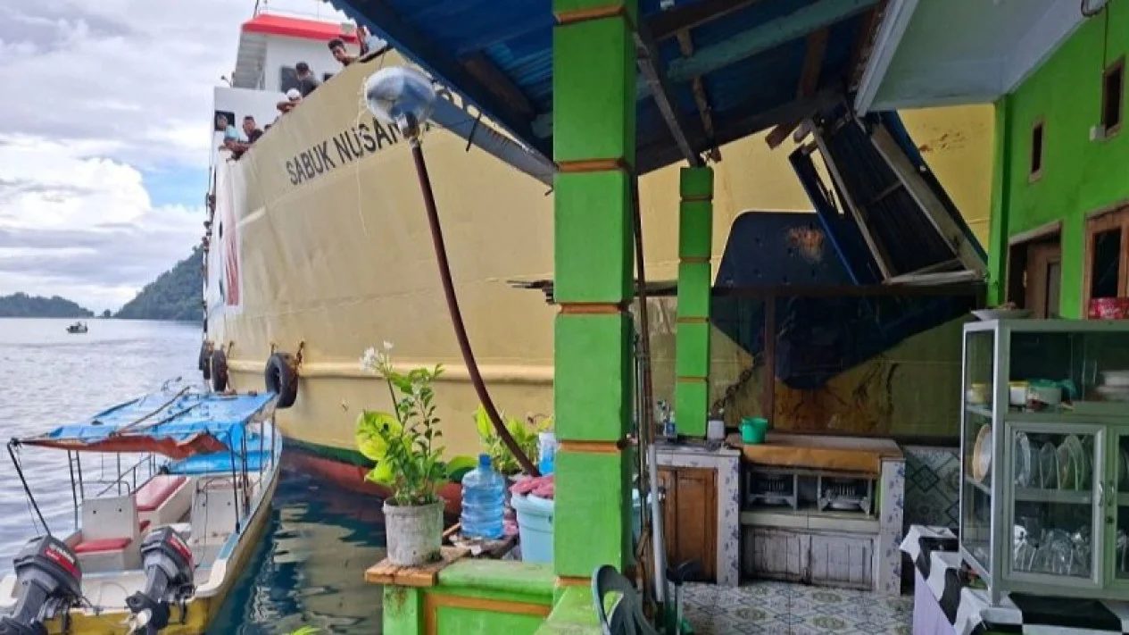 Kronologi dan Penyebab KM Sabuk Nusantara 106 Menabrak Rumah Warga di Banda Neira