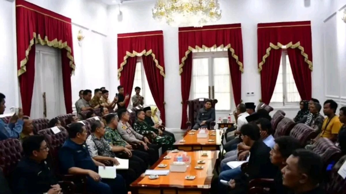 Lucky Hakim Fasilitasi Warga Pesisir Sampaikan Kekhawatiran Soal PSN Tambak