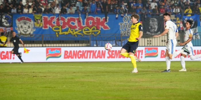 Ole Romeny Berbicara Setelah Oxford United Terdegradasi ke Level 3 Liga Inggris