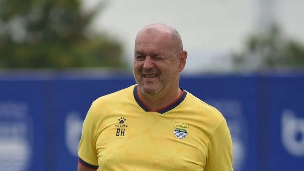 Pelatih Persib: Lawan Rasisme, Jaga Sportivitas Bola