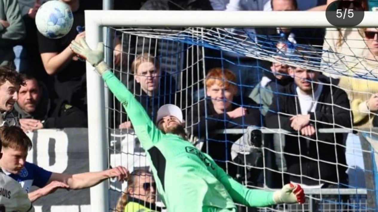 Penjaga Gawang Maarten Paes Tak Kebobolan, Ajax Dekati NEC di Papan Atas Eredivisie