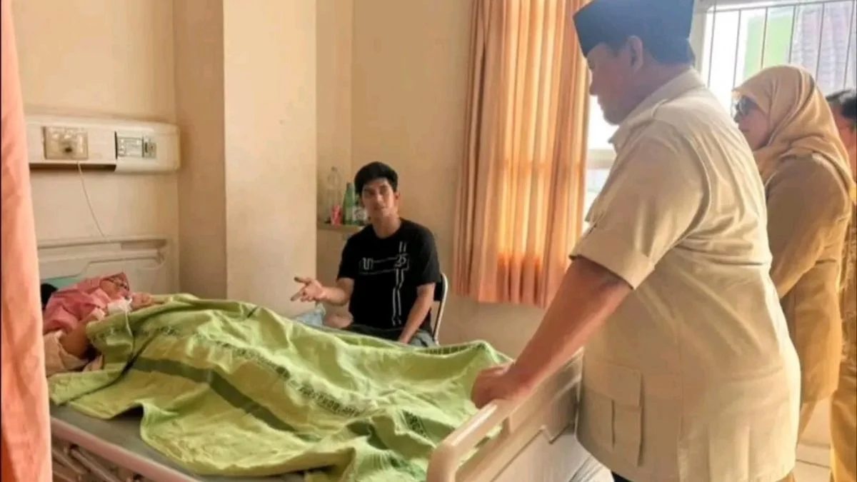 Prabowo Jenguk Korban Tabrakan Kereta di Bekasi, Beri Jaminan Evaluasi Sistem Keselamatan