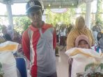 Ribuan Warga Bahagia, Pemdes Baleraja Bagikan Beras dan Minyak untuk 1.270 KPM