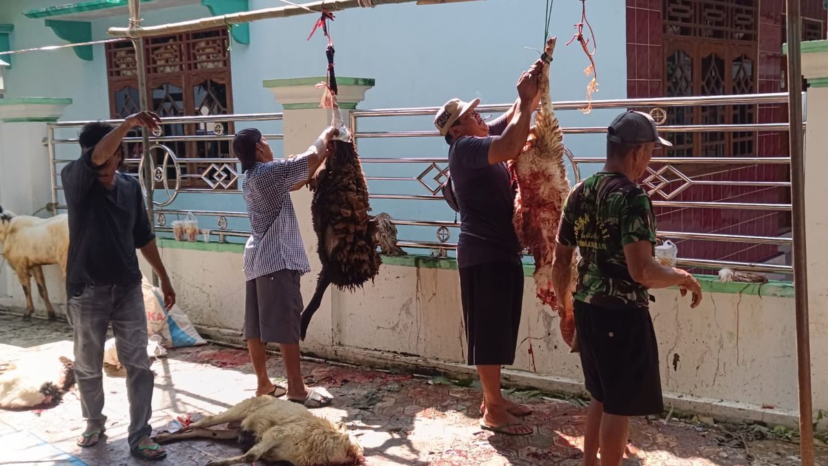 17 Tahun Warga Blok Bojong Gelar Kurban Terpusat di Masjid
