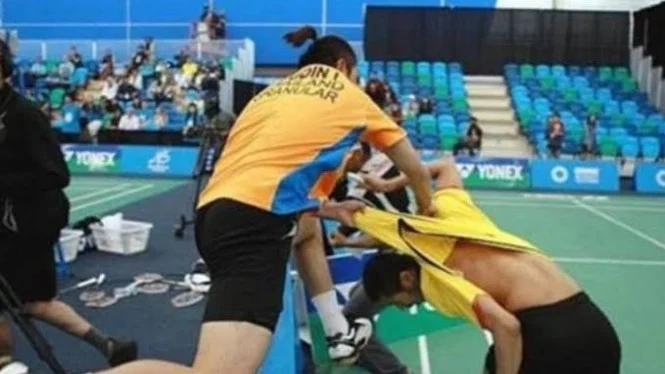 Adu Jotos Mengerikan Sesama Pebulutangkis Thailand di Final Kanada Open