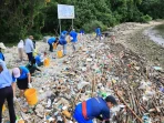 Ancaman Terbesar Sampah Plastik di Pesisir Jakarta dan Tangerang