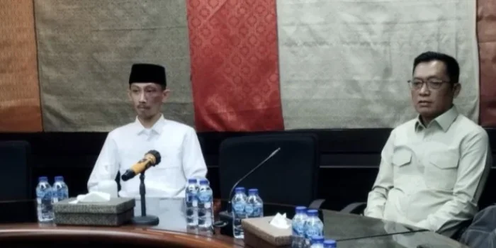 Anggota DPRD Jember Diberi Sanksi Teguran Keras Usai Kepergok Main Game dan Merokok Saat Rapat