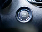 Apa yang Terjadi Jika Tombol Start Mobil Ditekan Saat Bergerak