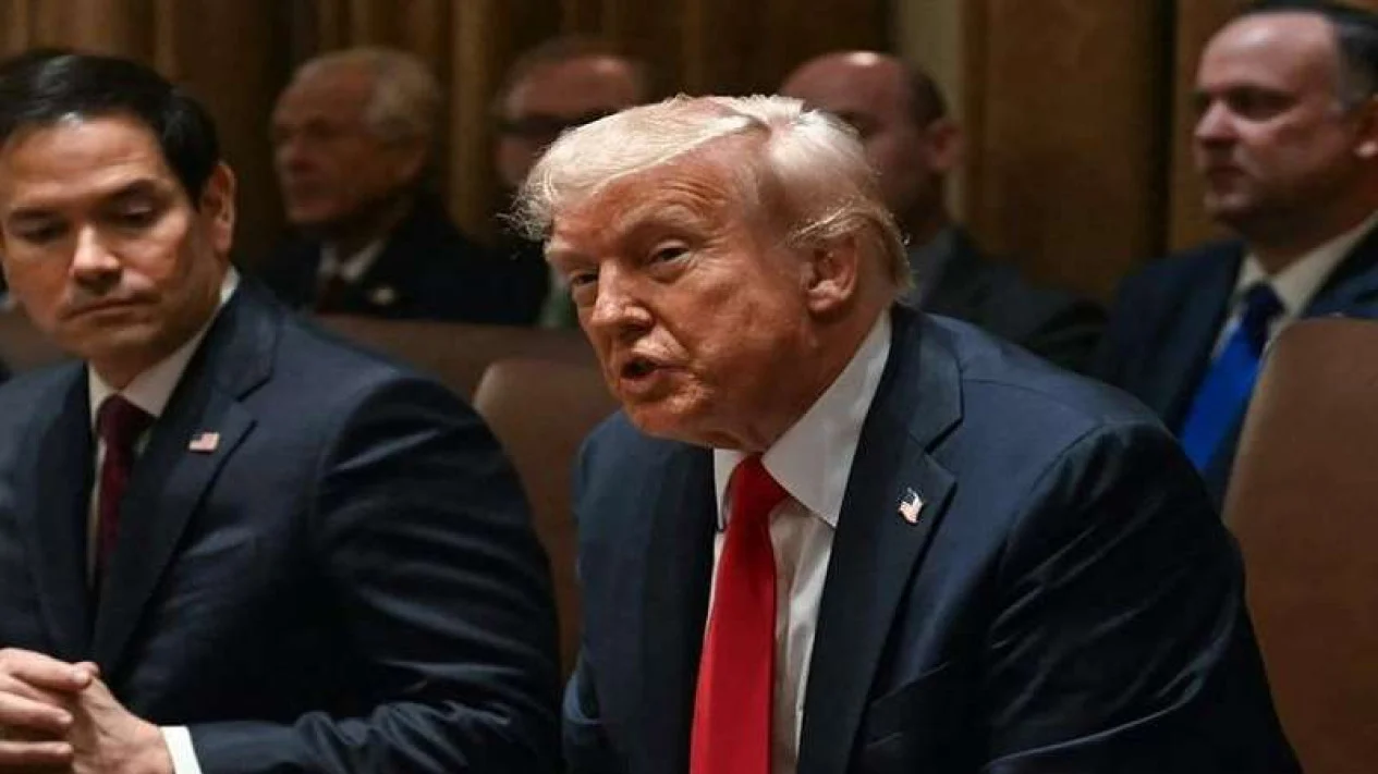 AS Meraup Keuntungan dari Sanksi Iran, Trump Akui Mirip Bajak Laut