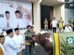 Bahlil Sumbang Sapi Kurban 1,3 Ton untuk Pesantren dan Warga
