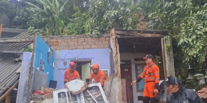 Bencana Longsor Mendominasi Akibat Hujan Deras di Bogor