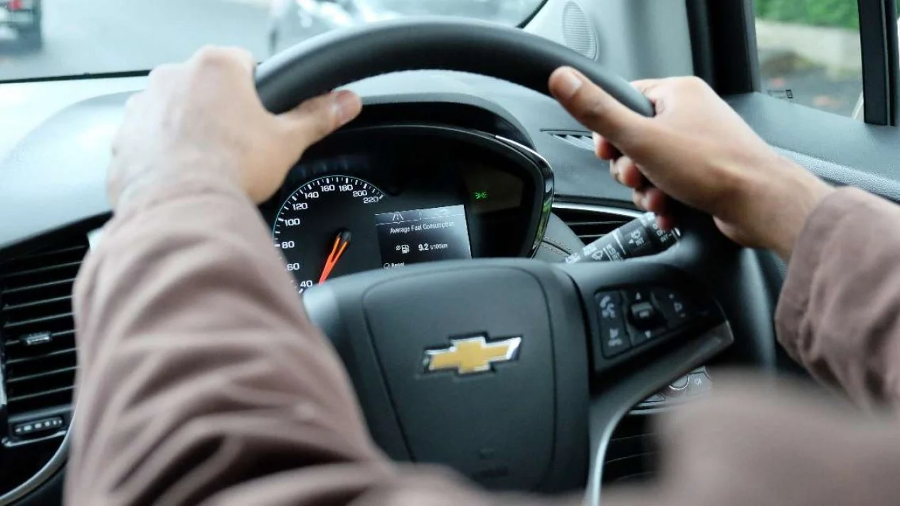 Cara Baru Menggenggam Kemudi di Mobil Modern