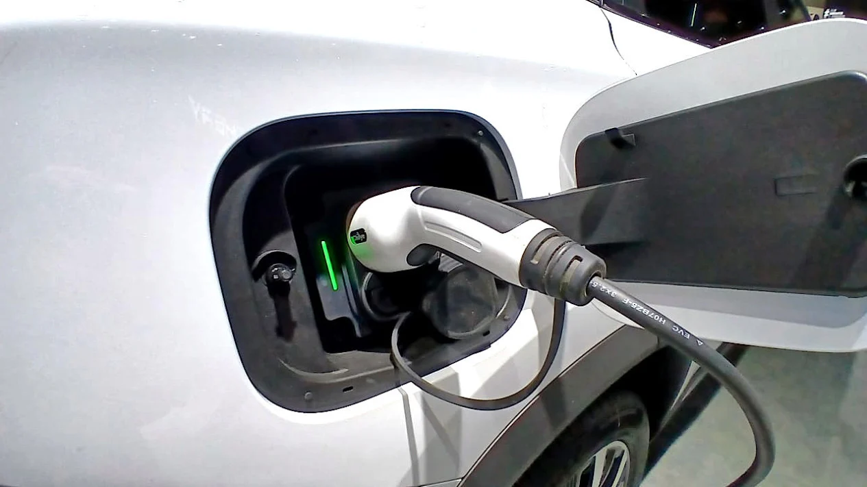 Dampak Konflik Iran Dongkrak Harga Mobil Listrik Seken, Tesla Terkena Imbas Terbesar