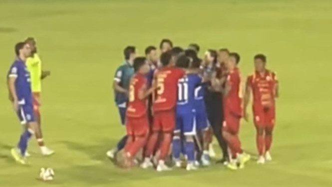 Derbi Terjauh Dunia: Persija dan Persib Gemparkan Inggris