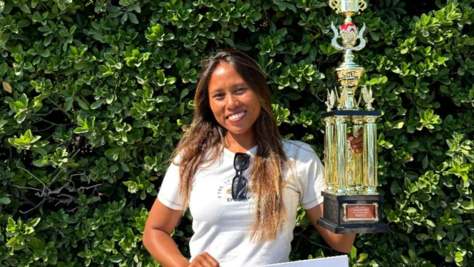 Dhea Natasya Pecah Rekor, Cetak Sejarah WSL Longboard Tour Indonesia