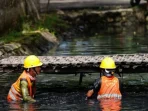 Dinas PUPR Indramayu Bersihkan Talang Tembaga Berkerak Selama 15 Tahun untuk Cegah Banjir