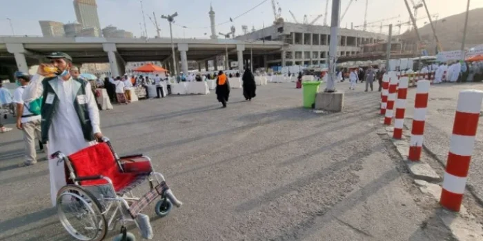 DPR Ungkap Pungli Kursi Roda Jemaah Haji di Masjidil Haram Melibatkan Tenaga Musiman