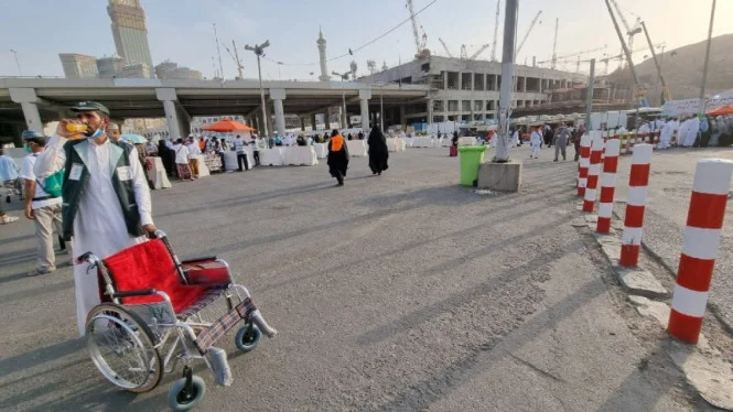 DPR Ungkap Pungli Kursi Roda Jemaah Haji di Masjidil Haram Melibatkan Tenaga Musiman