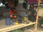 Dukungan Babinsa Koramil untuk Fasilitas Desa: Pantau Instalasi Listrik KDKMP