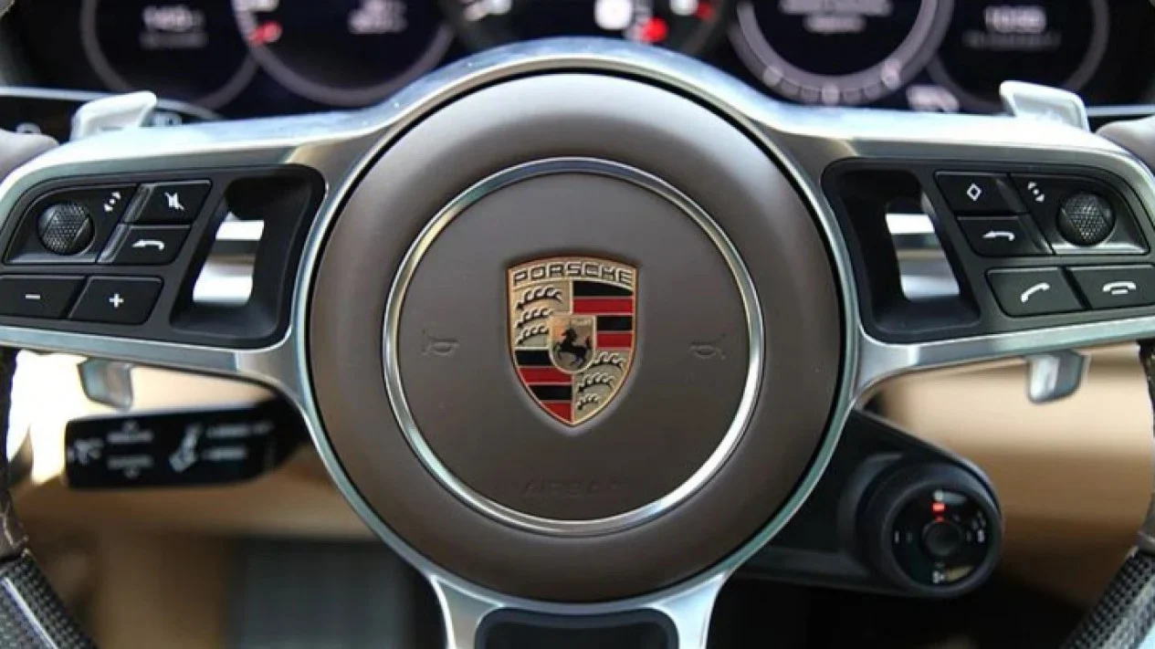 Evolusi Mobil Sport Tanpa Mengorbankan Identitas Aslinya
