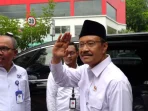 gus-ipul-berjanji-selidiki-dugaan-korupsi-pengadaan-sepatu-siswa-14758 Gus Ipul Berjanji Selidiki Dugaan Korupsi Pengadaan Sepatu Siswa