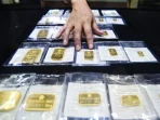 Harga Emas Hari Ini: Antam Anjlok di Akhir Pekan