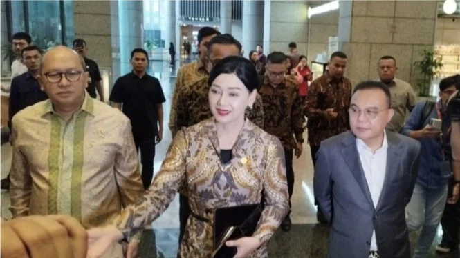 IHSG Anjlok 3,08%: OJK, DPR, Danantara Geruduk BEI