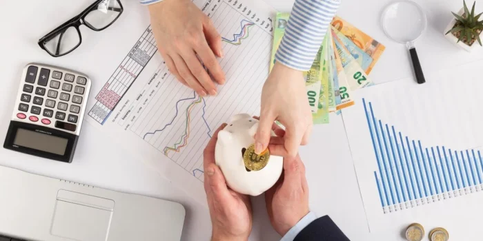 Investasi di Masa Sulit: Peluang atau Risiko?